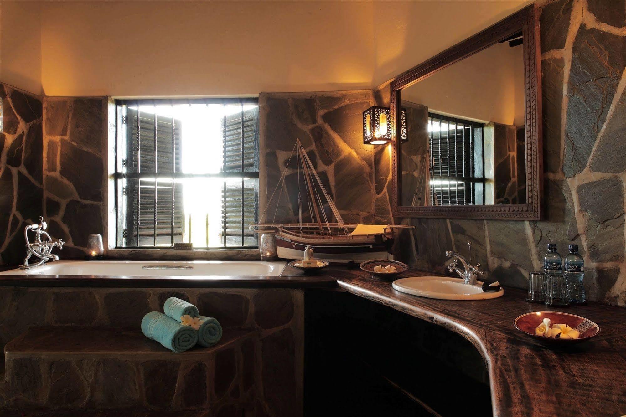 Kinondo Kwetu Hotel Diani Beach Kültér fotó