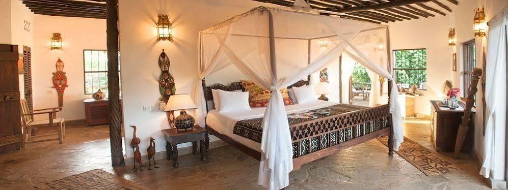 Kinondo Kwetu Hotel Diani Beach Kültér fotó