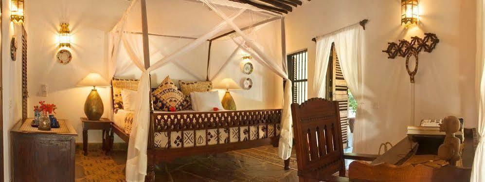 Kinondo Kwetu Hotel Diani Beach Kültér fotó